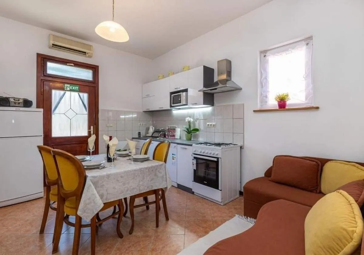 Apartments With A Parking Space Selce, Crikvenica - 5477 Croatia