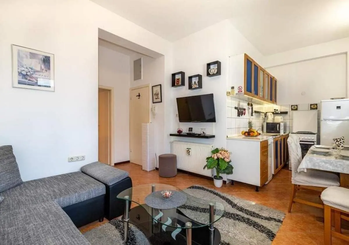 Apartments With A Parking Space Selce, Crikvenica - 5477