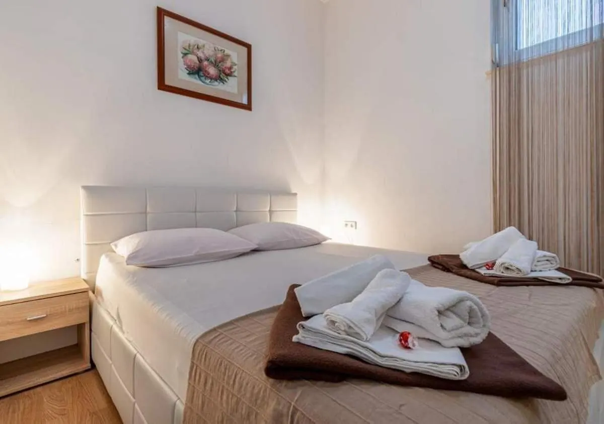 Apartments With A Parking Space Selce, Crikvenica - 5477 0*, Selce