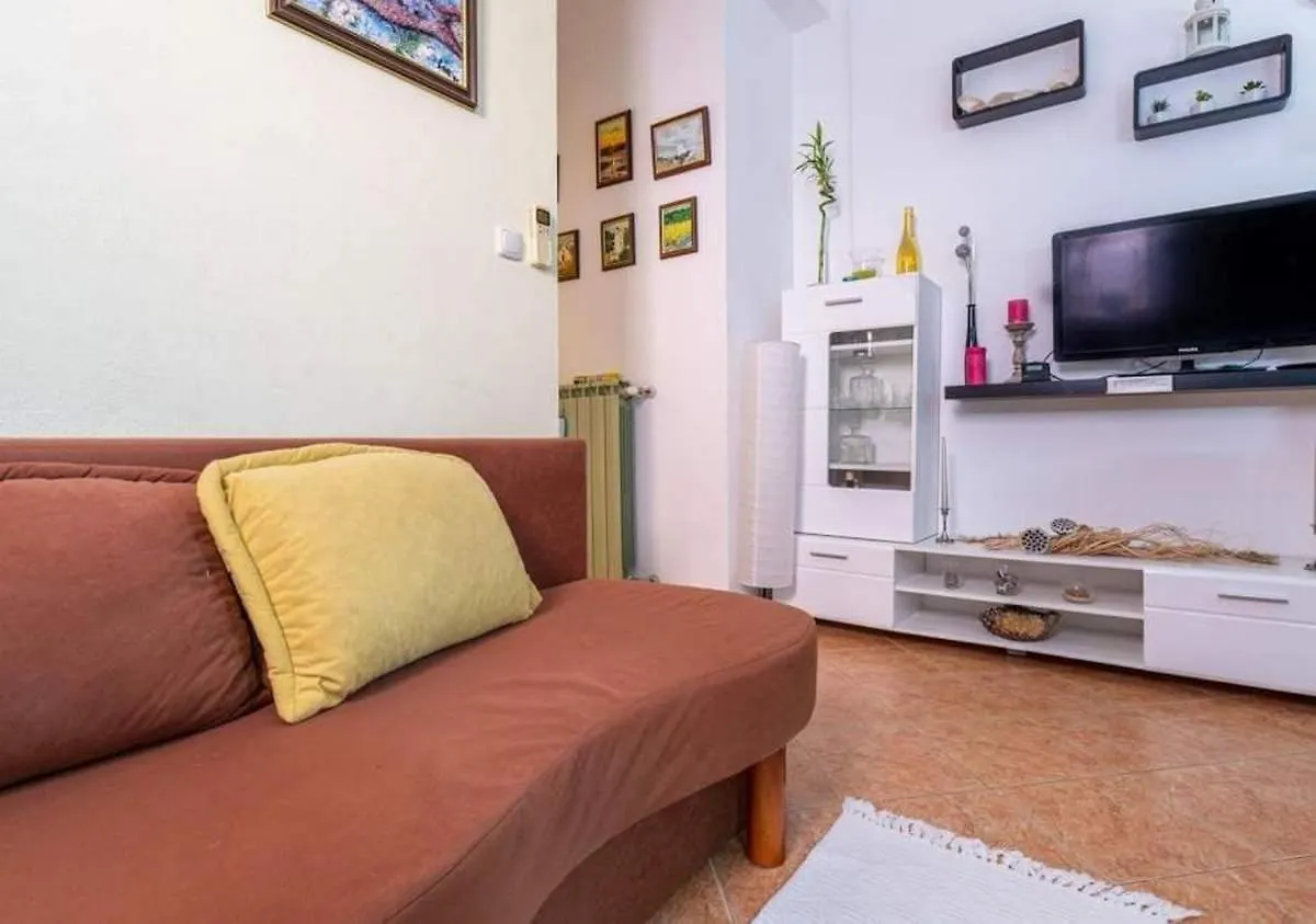 Apartments With A Parking Space Selce, Crikvenica - 5477