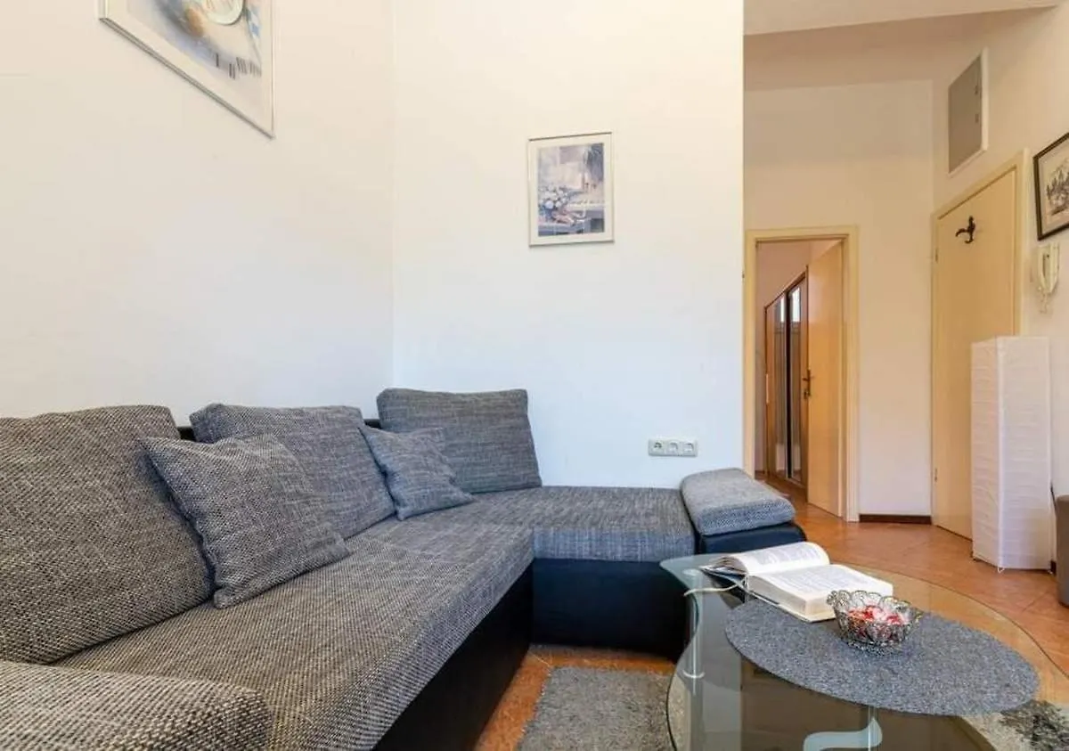 Apartments With A Parking Space Selce, Crikvenica - 5477