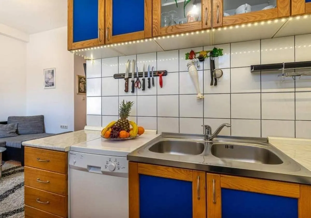 Apartments With A Parking Space Selce, Crikvenica - 5477
