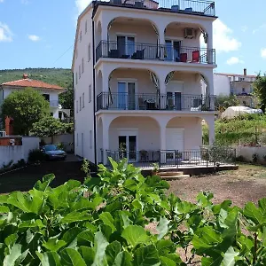  Apartment Mojca
