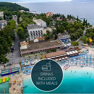 Hotel Paviljoni Slaven, Selce
